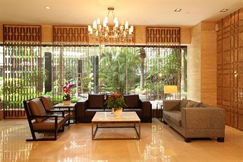 Shenzhen New World Metro Grand Hotel