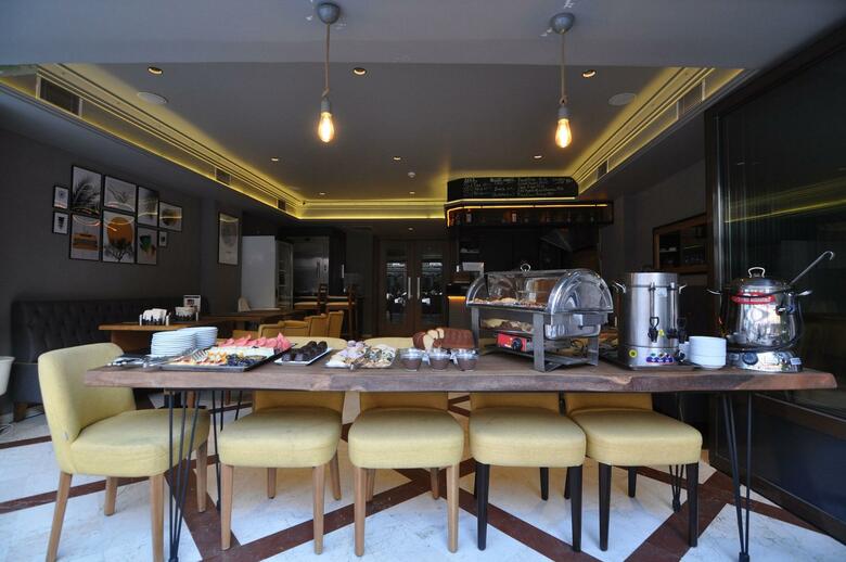 Perapolis Hotel