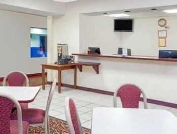 Hotel Super 8 Sawyer Michigan