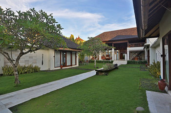Apartamento Nelayan Villa