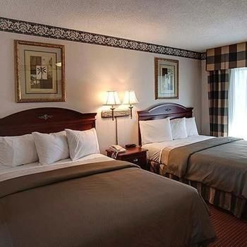 Studio City Court Yard Hotel