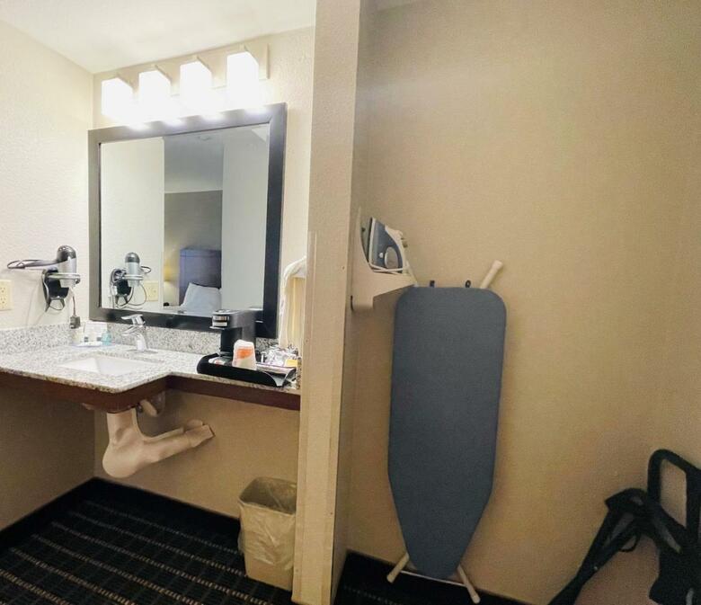 Hotel Roadstar Inn