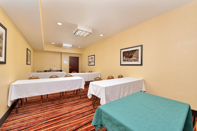 Holiday Inn Express Hotel & Suites Austin - Sunset Valley