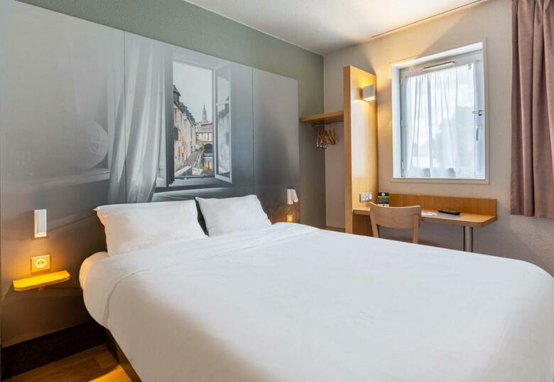 Hotel B&B H�tel Chartres Le Forum
