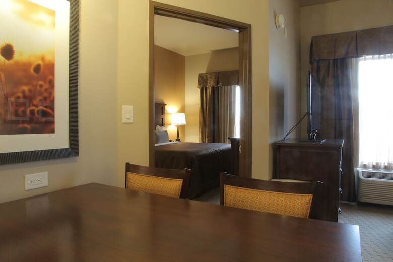 Hotel Teddy's Residential Suites Watford City