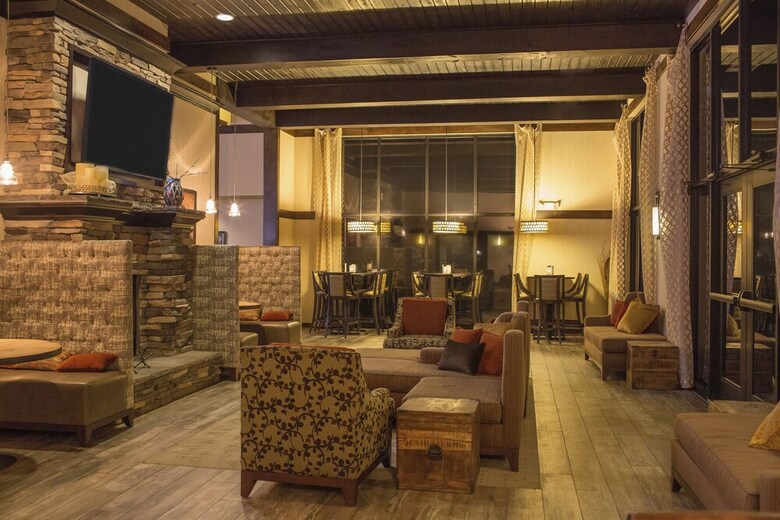 Hotel Teddy's Residential Suites Watford City