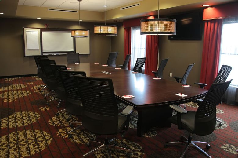 Hotel Teddy's Residential Suites Watford City