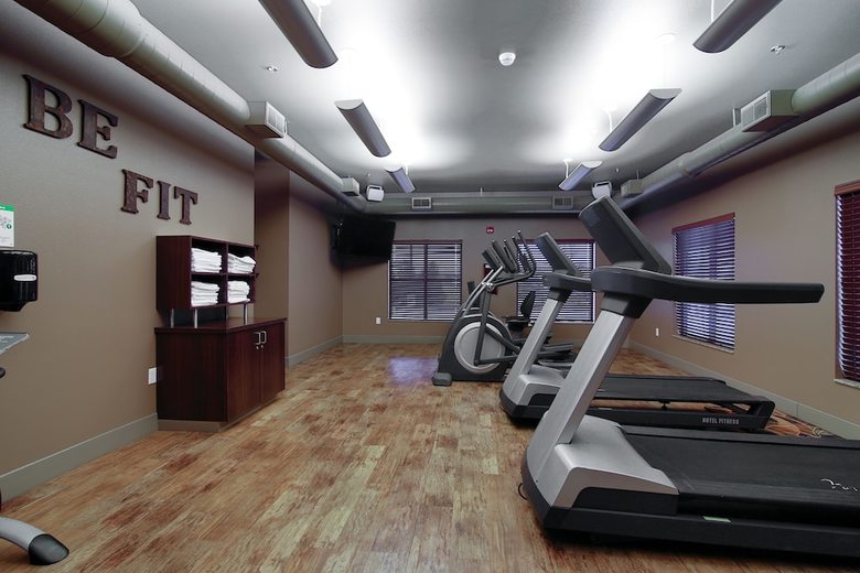 Hotel Teddy's Residential Suites Watford City