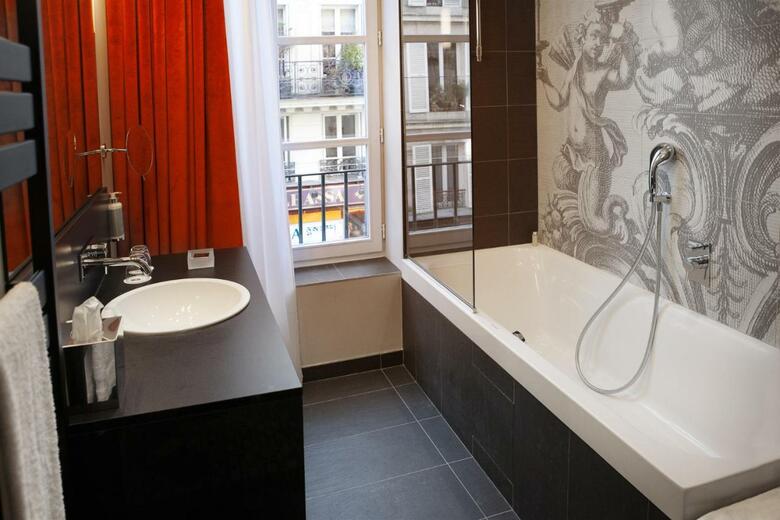 Hotel La Lanterne & Spa By Timhotel