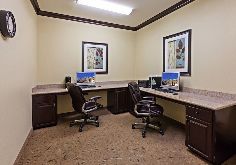 Holiday Inn Express Hotel & Suites Victoria