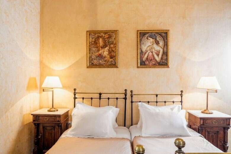Nafsimedon Hotel