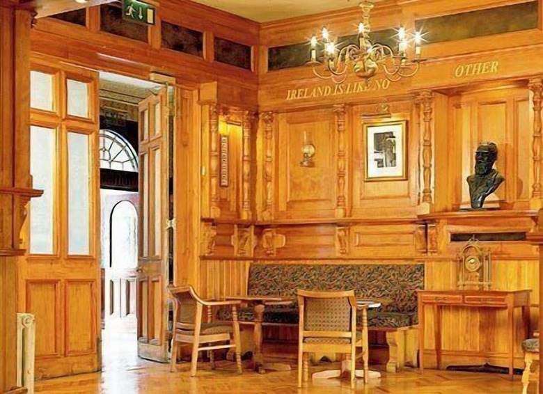 Harcourt Hotel