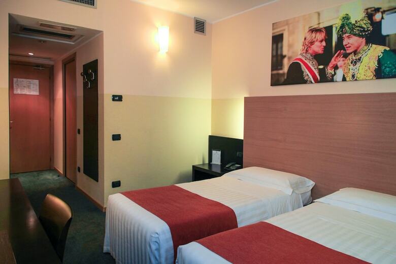 Hotel Studios