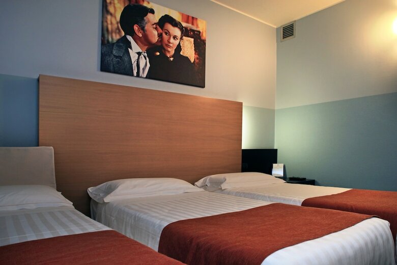 Hotel Studios
