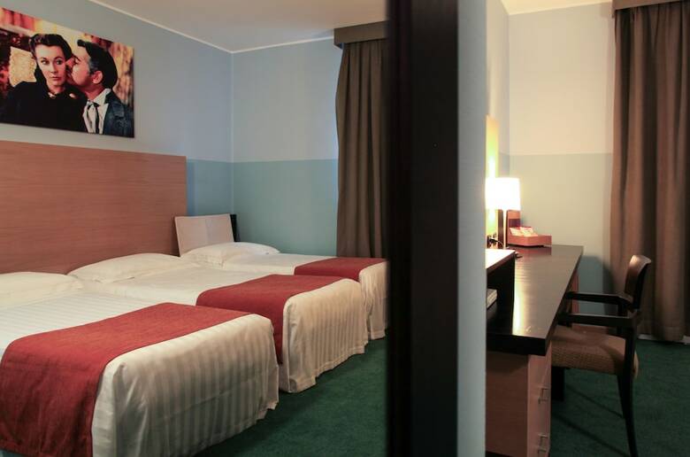 Hotel Studios
