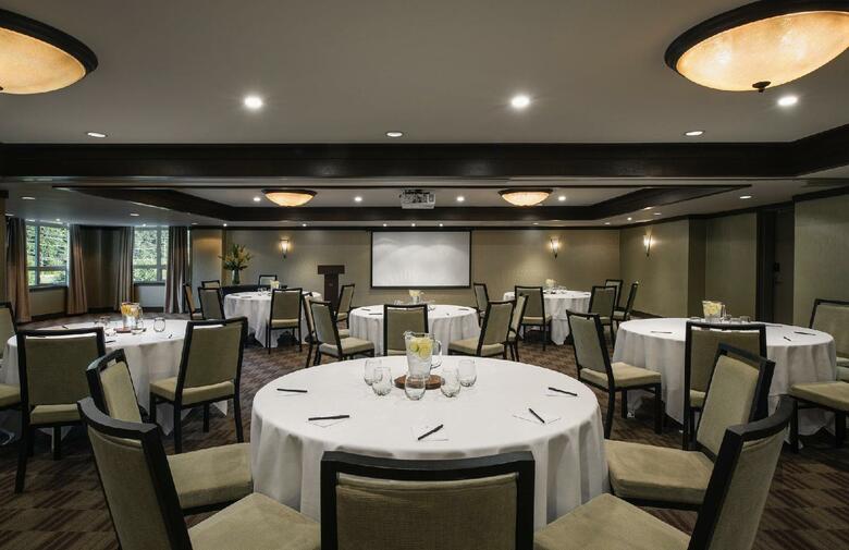 Hotel Executive Suites Garibaldi Springs Resort