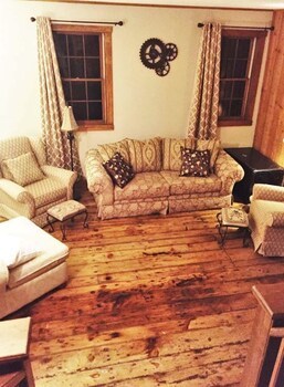 Bed & Breakfast Maple Leaf Cottage Inn