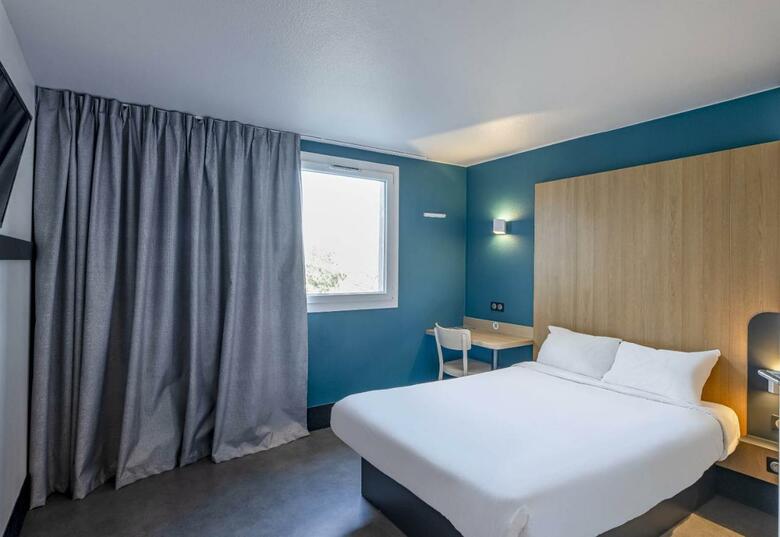 Hotel B&B H�tel Bordeaux Lac Sur Bruges