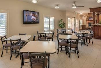 Hotel The Landmark Inn & Suites