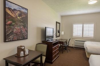 Hotel The Landmark Inn & Suites
