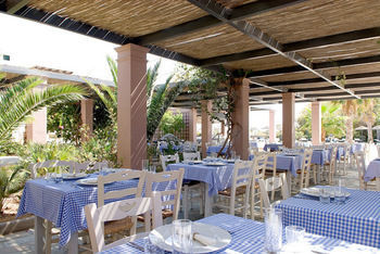 Hotel 9 Muses Santorini Resort