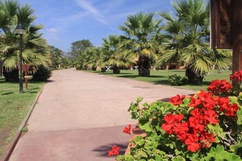 Residencia Rey Beach Club