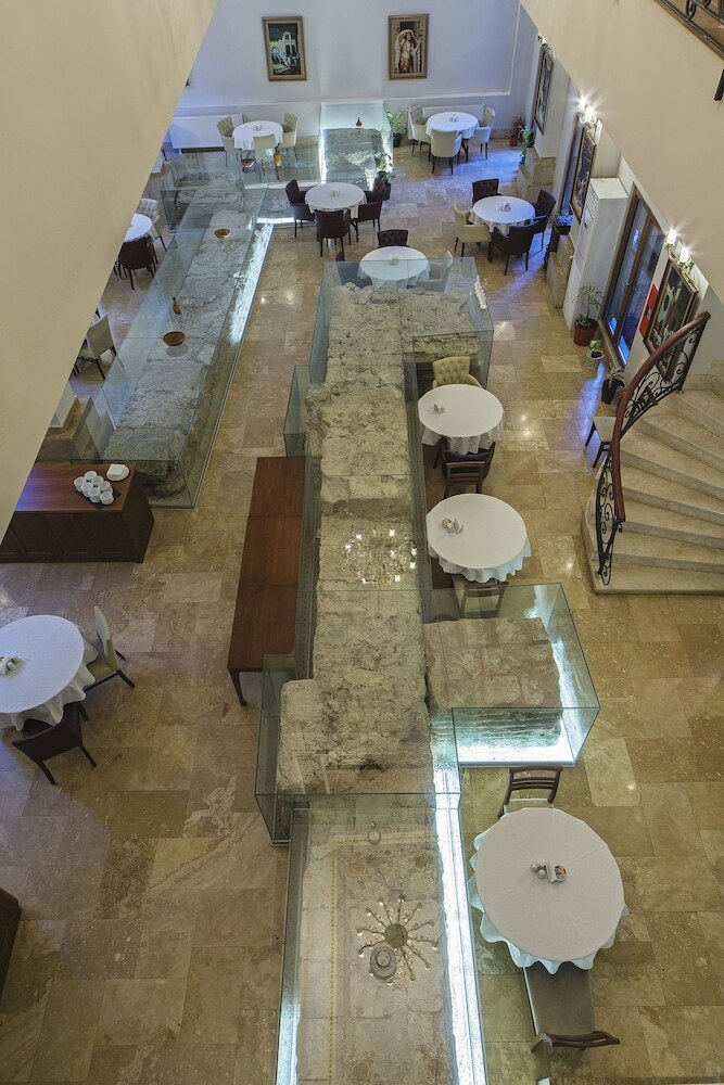 Hotel Acra