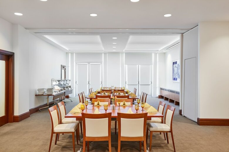 Intercontinental Suites Hotel Cleveland