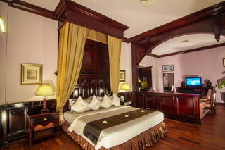 Ree Hotel