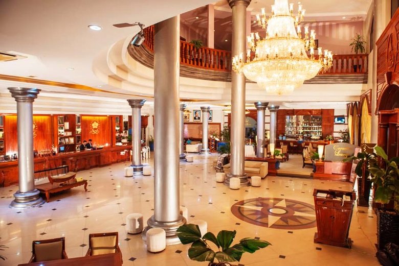 Ree Hotel