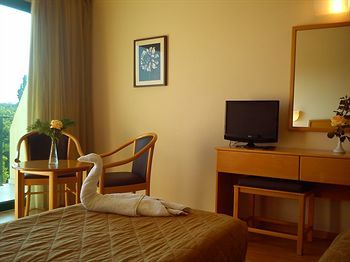 Natura Beach Hotel & Villas