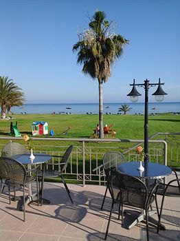 Natura Beach Hotel & Villas