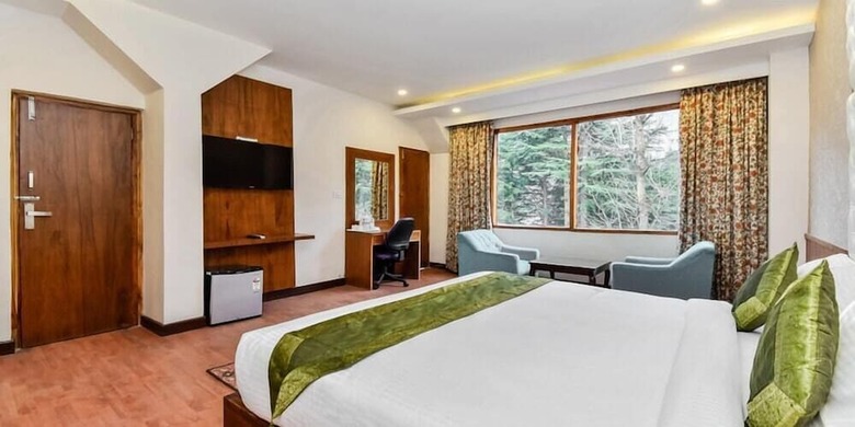 Hotel Snowcrests Manor