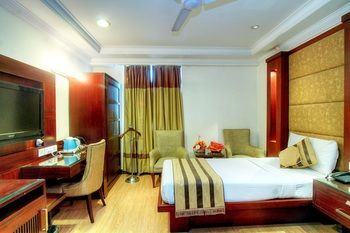 Parkland Hotel Defence Colony