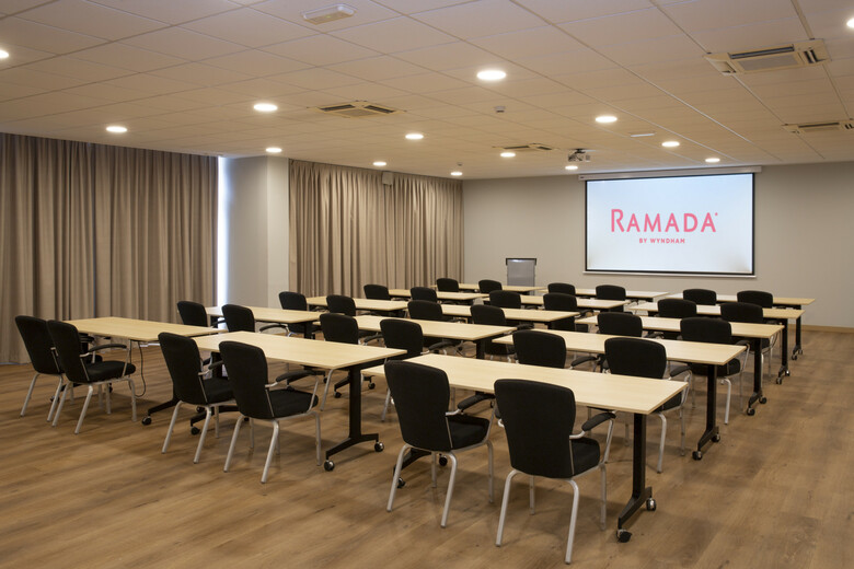 Hotel Ramada By Wyndham Madrid Getafe
