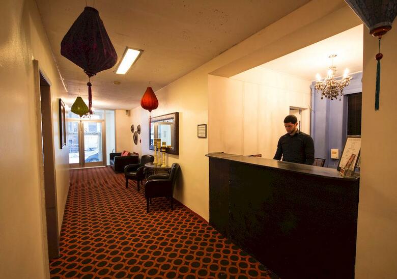Royal Park Hotel And Hostel