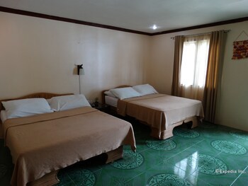 Hotel Whites And Greens Beach Resort