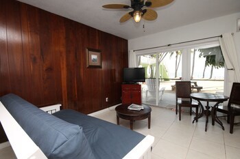 Hotel Drop Anchor Resort And Marina