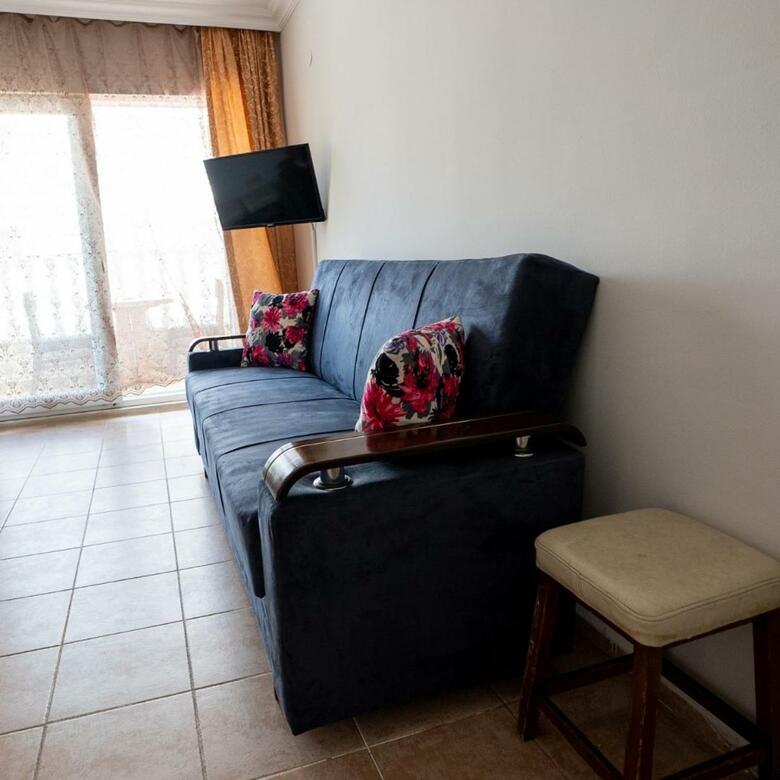 Basil's Apart Hotel