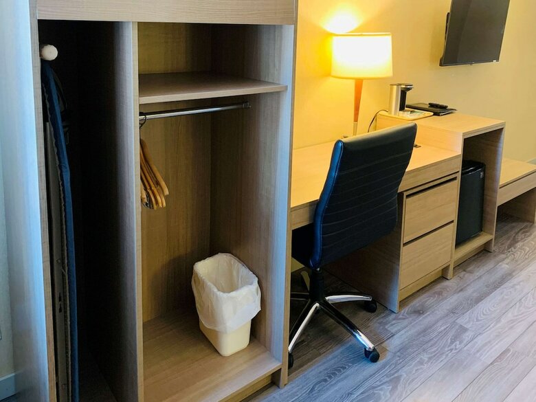 Hotel Comfort Inn Airport