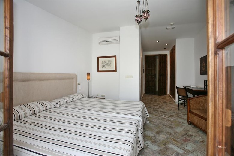 Hotel Domus Selecta Posada De Palacio