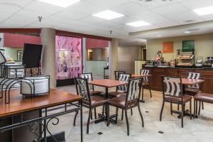 Hotel Comfort Inn & Suites