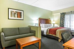 Hotel Comfort Inn & Suites