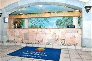Hotel Comfort Inn & Suites