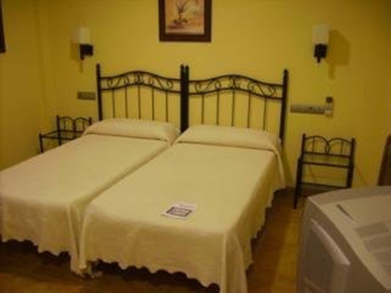 Hostal Restaurante Macavi