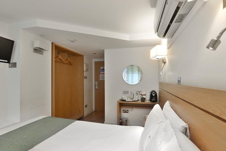 Ambassadors Hotel