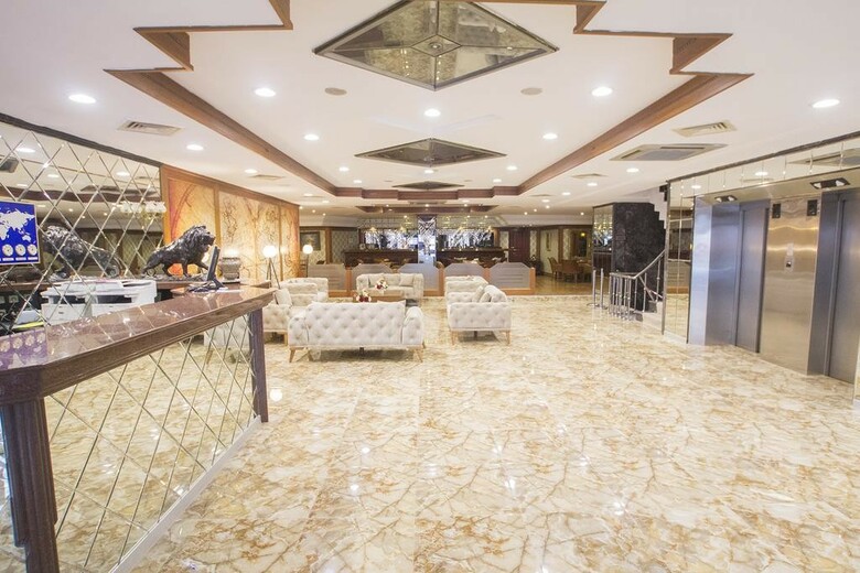 Nova Plaza Crystal Hotel & Spa
