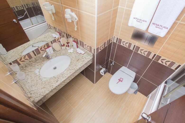 Nova Plaza Crystal Hotel & Spa