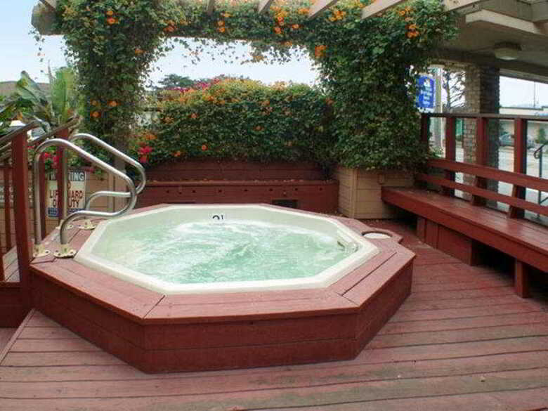 Hotel Red Roof Inn & Suites Monterey