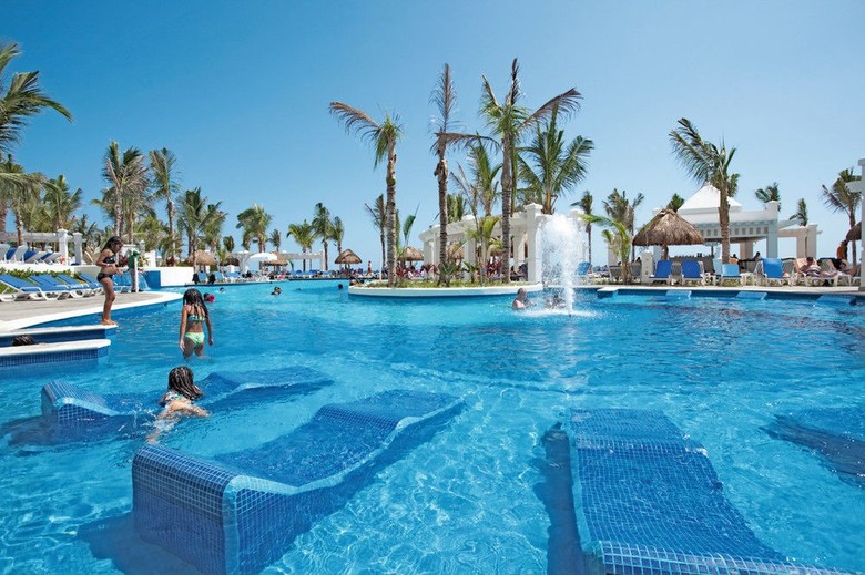 Hotel Riu Emerald Bay